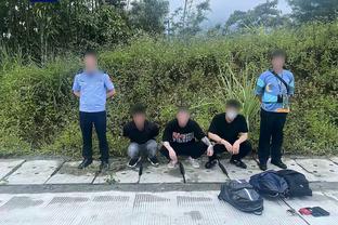 马丁内利本场数据：5次关键传球，4次射门，1次失良机，评分8.0分